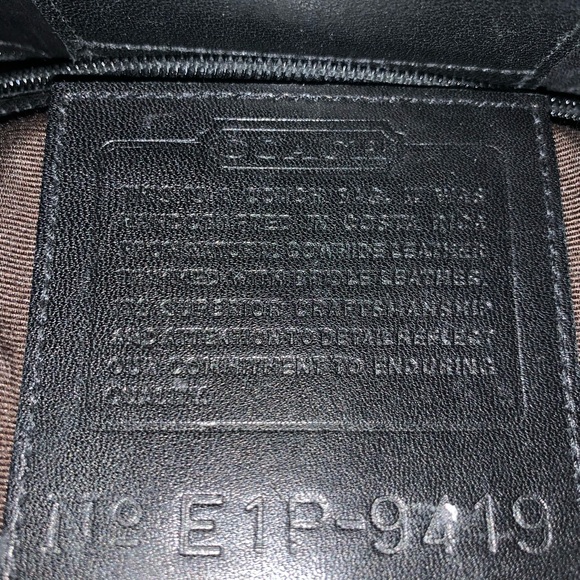 Vintage COACH Handbag from 80s black leather - Picture 6 of 8